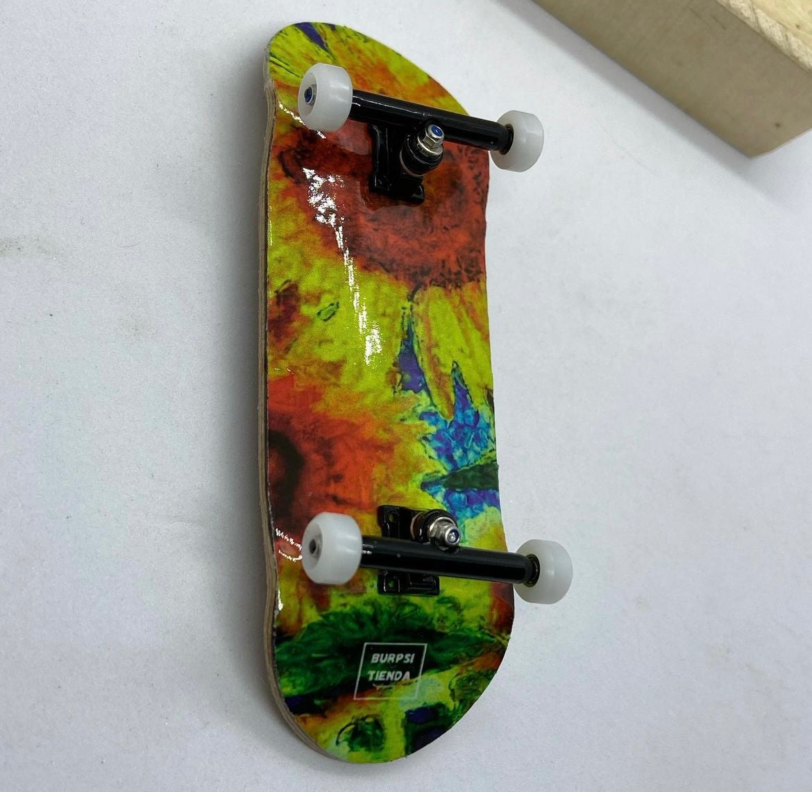 Mini skate con accesorios para hacer trucos en casa | Juguete
Pro estándar/ Medida: 34mm