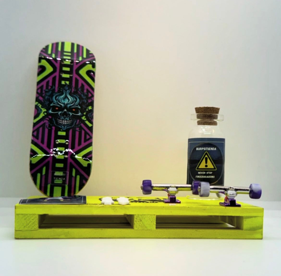 Devil's Breath, Fingerboard profesional de madera COMPLETA
Paquete: zafiro/ Medida: 34mm